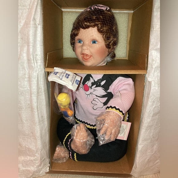 NEW “SYLVESTER'S SURPRISE ” #93022 ASHTON-DRAKE - ORIGINAL BOX &  COA - Picture 7 of 17